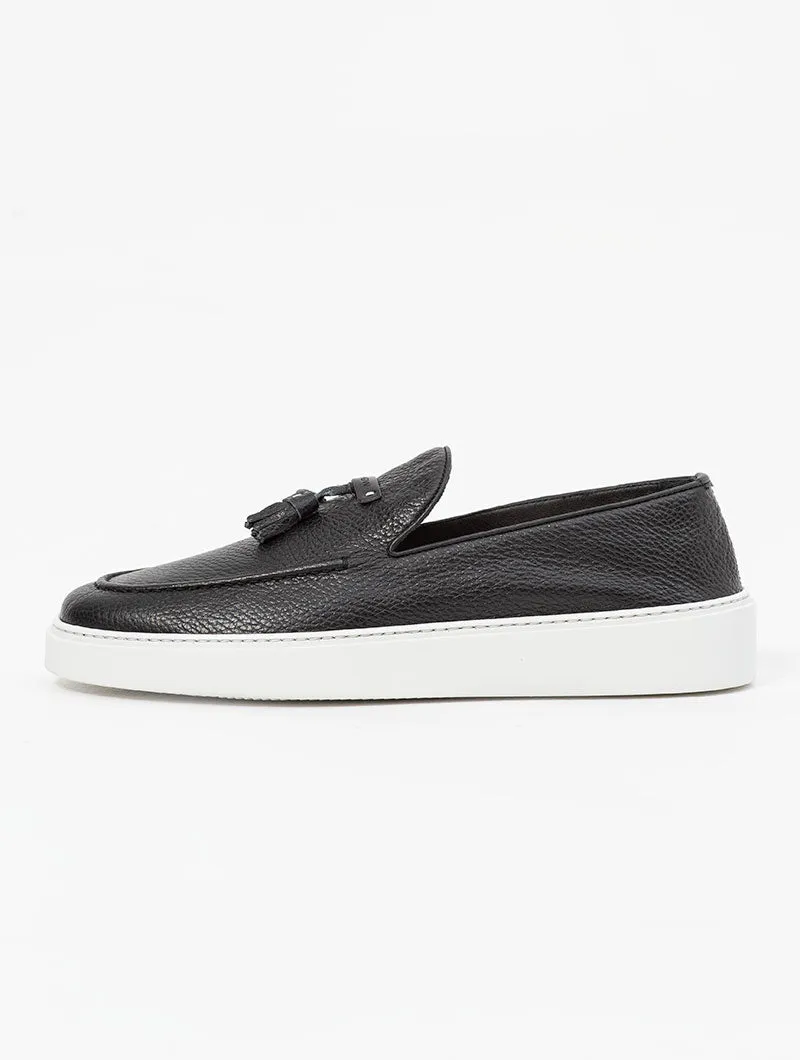 SLIP-ON LEATHER SHOES IN BLACK
