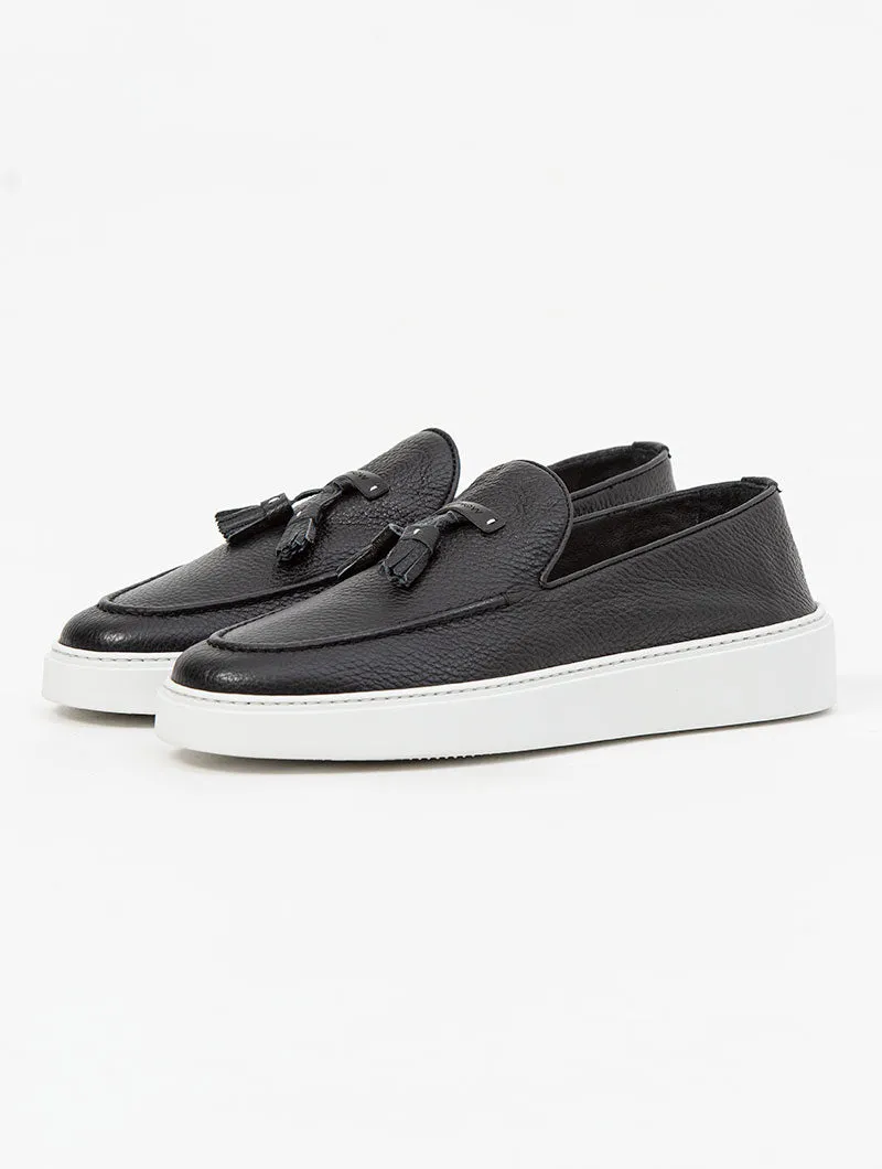 SLIP-ON LEATHER SHOES IN BLACK